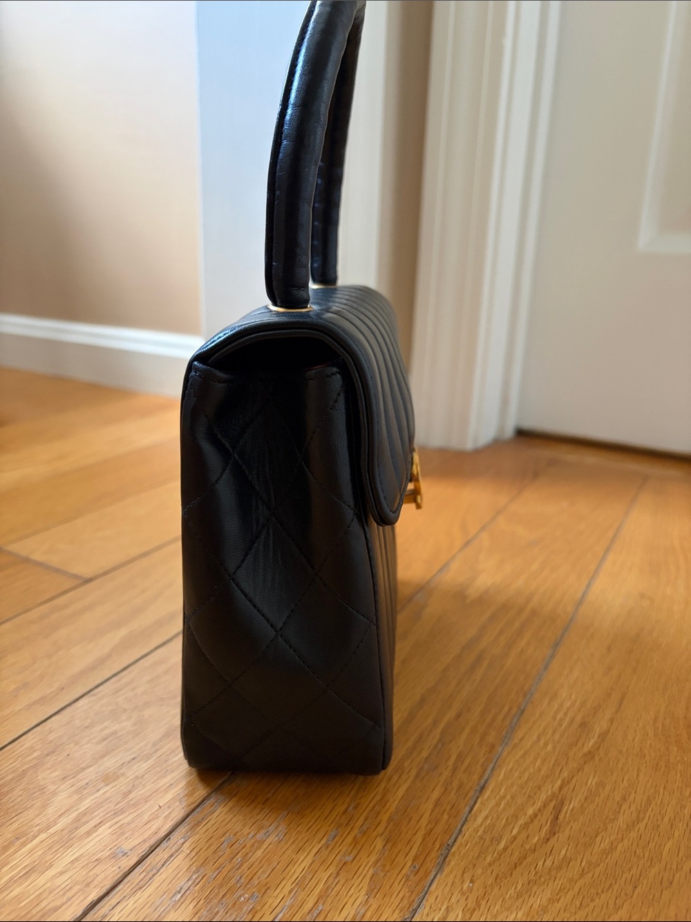 CHANEL vintage vertical top handle - Picture 3 of 15